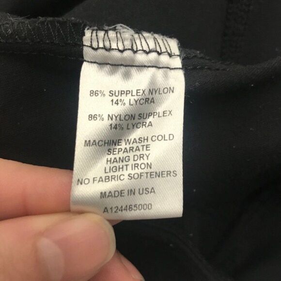 Black Nesh NYC Signature Slit Crop Capris Size - S - Picture 9 of 10